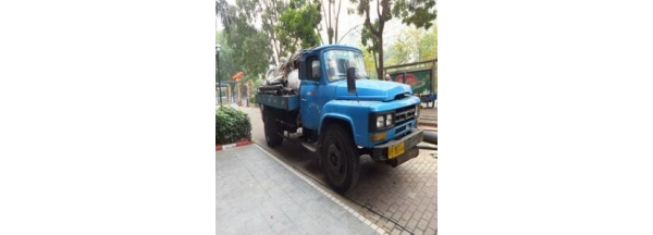 吸污车